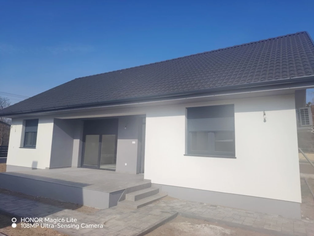 Eladó családi ház, Dabas