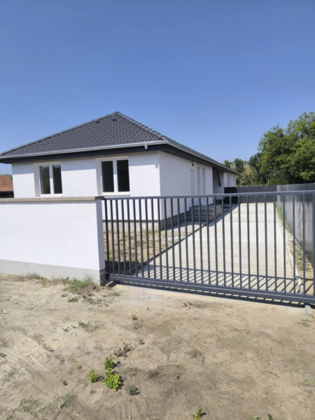 Eladó egyéb ház, Dánszentmiklós