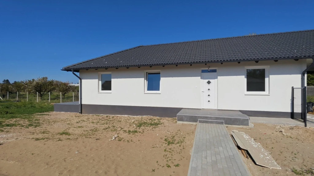 Eladó egyéb ház, Dánszentmiklós