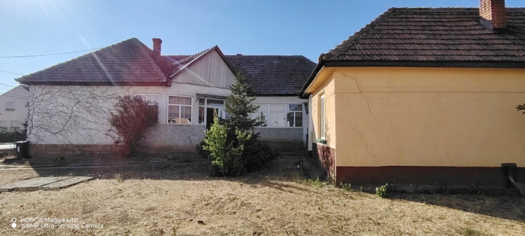 Eladó családi ház, Dabas
