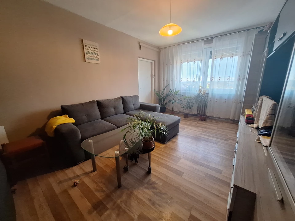 Eladó panellakás, Hódmezővásárhely, Oldalkosár utca