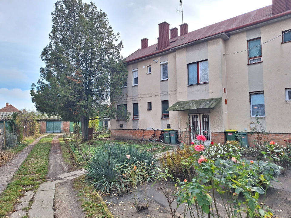 For sale brick flat, Hódmezővásárhely, Hóvirág utca