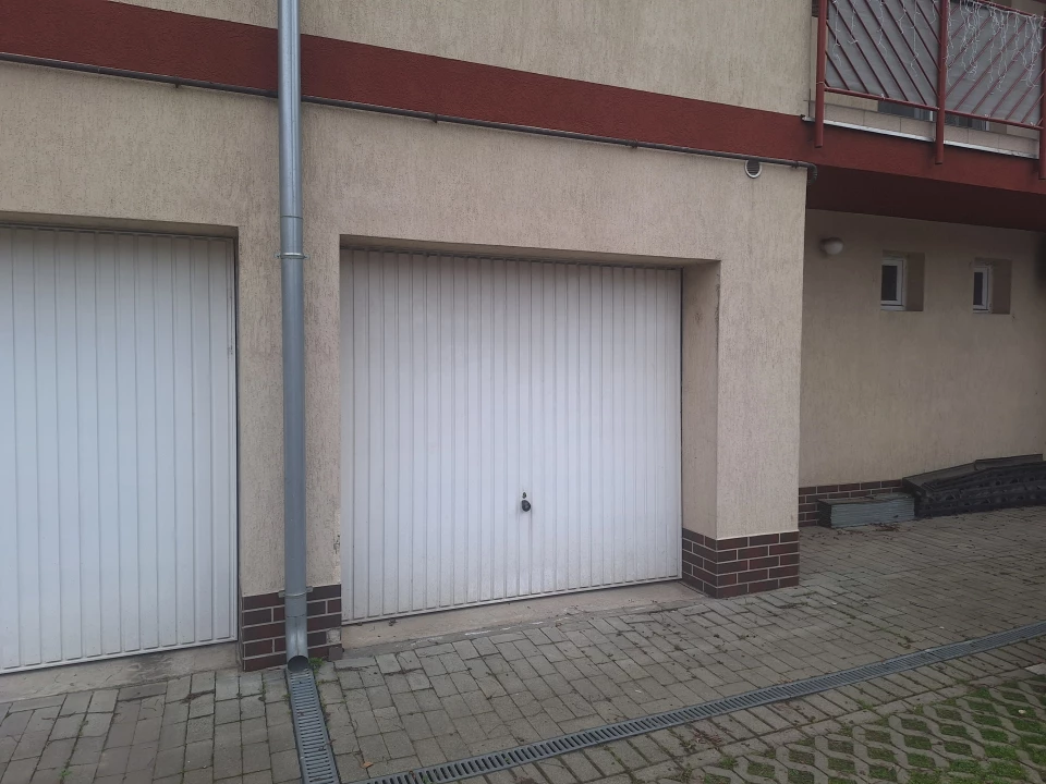 c3-1-name c2-74-name, Hódmezővásárhely, Kinizsi utca