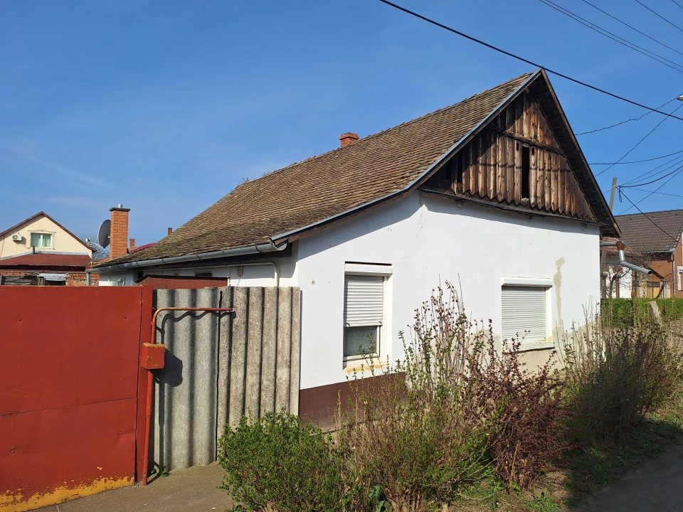 c3-1-name c2-1-name, Hódmezővásárhely, Hold utca