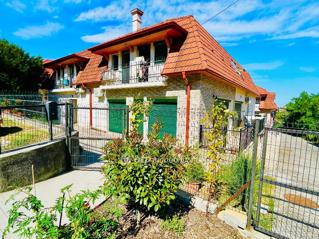 Eladó téglalakás, Fonyód, Várhegy