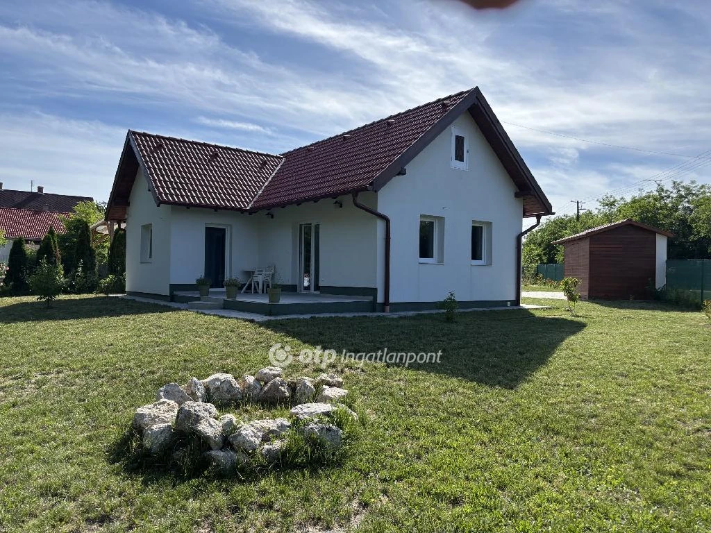 c3-1-name c2-1-name, Balatonvilágos, Club Aliga