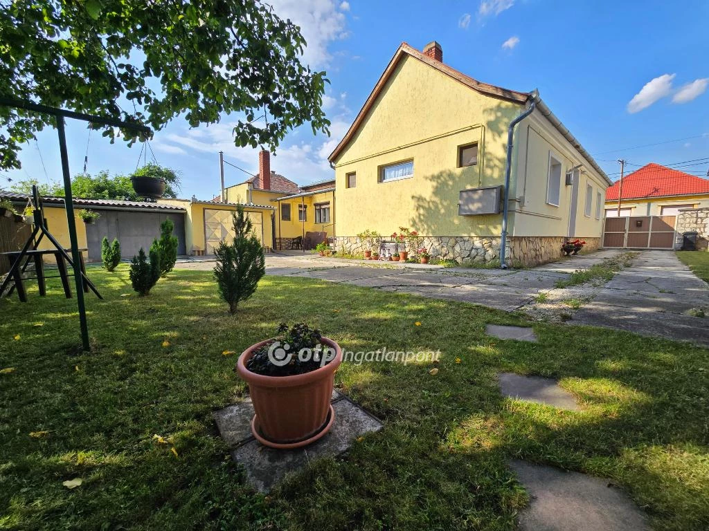 Eladó családi ház, Pápa, Erzsébetváros