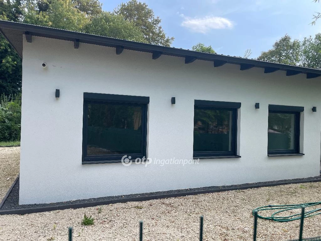 For sale house with a garden, Balatonfenyves