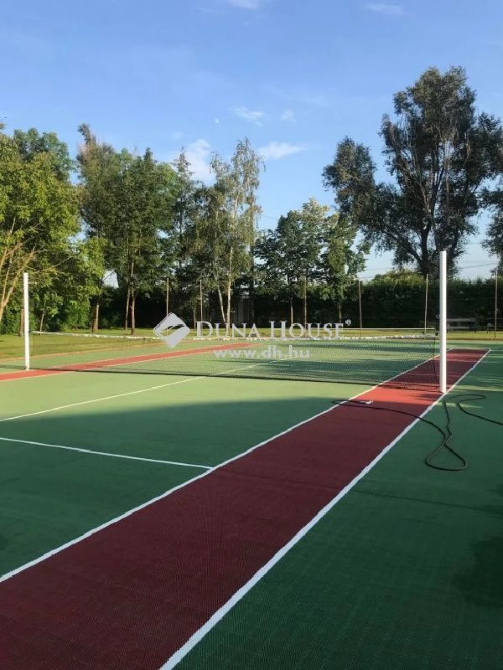 Eladó családi ház 1 hektáros területen, a Vámospércsi út környékén