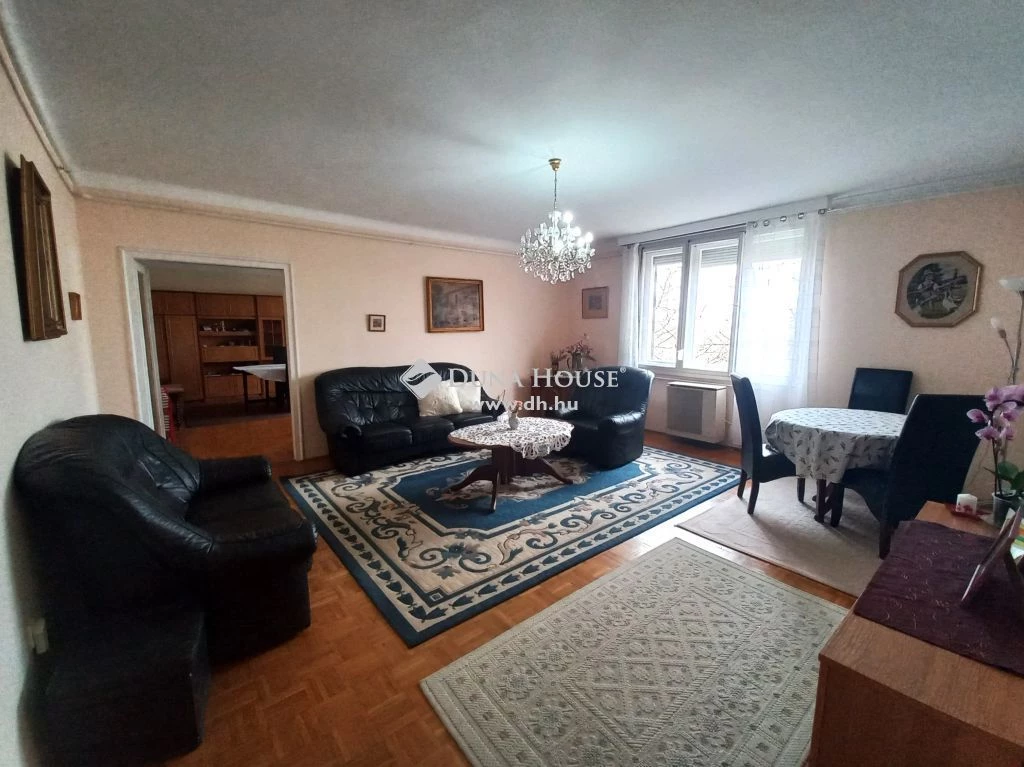 For sale brick flat, Debrecen, Dobozi lakótelep, Dobozi utca