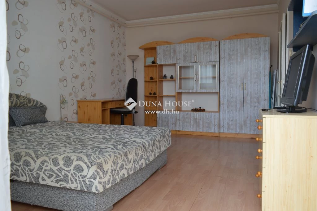 For sale panel flat, Debrecen