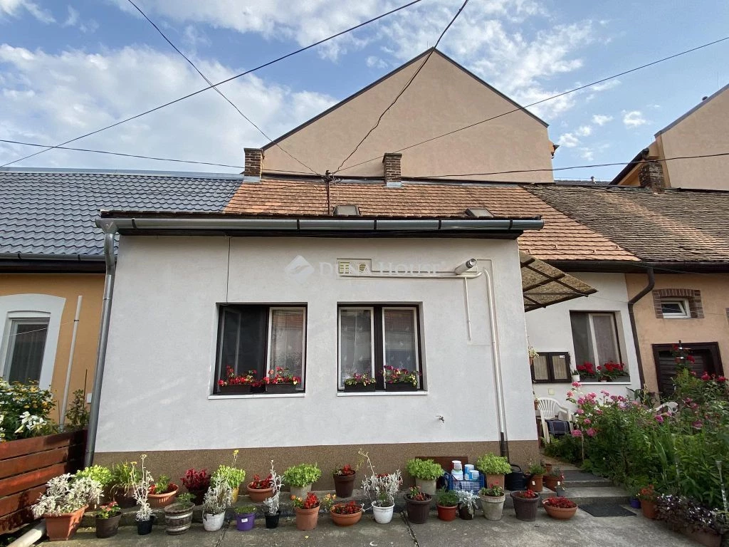 For sale brick flat, Debrecen