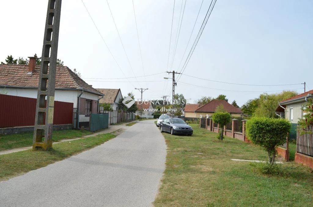 For sale building plot, Hosszúpályi, Központhoz közel