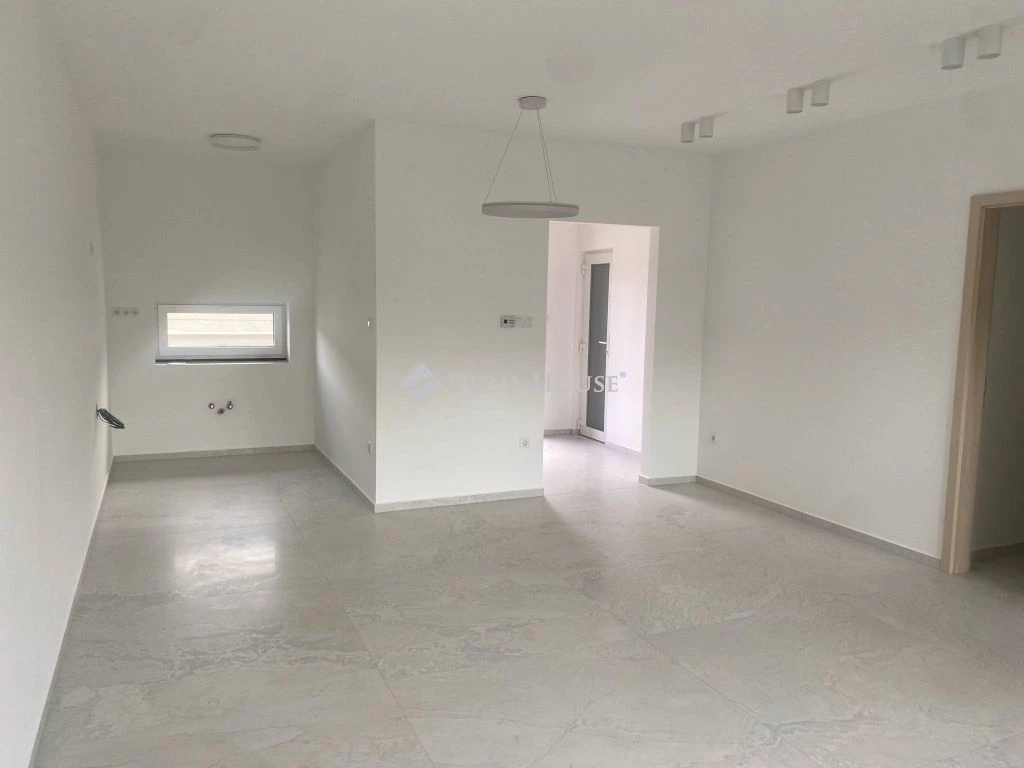 c3-1-name c2-1-name, Hajdúszoboszló, Hőforrás utca