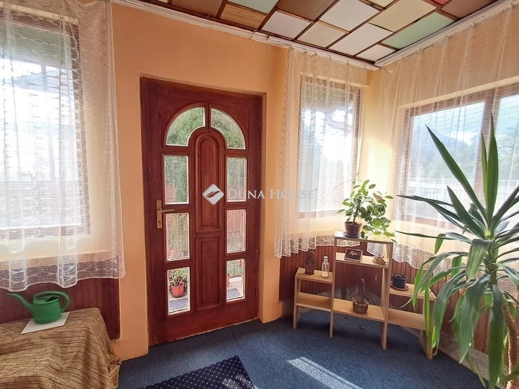 Nagymacson , jó állapotú 2 szobás családiház eladó