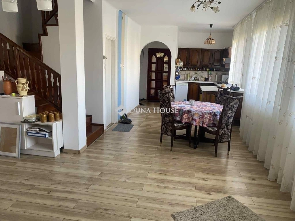Debrecen-Józsa 2 generációs 170 nm-es családi ház eladó