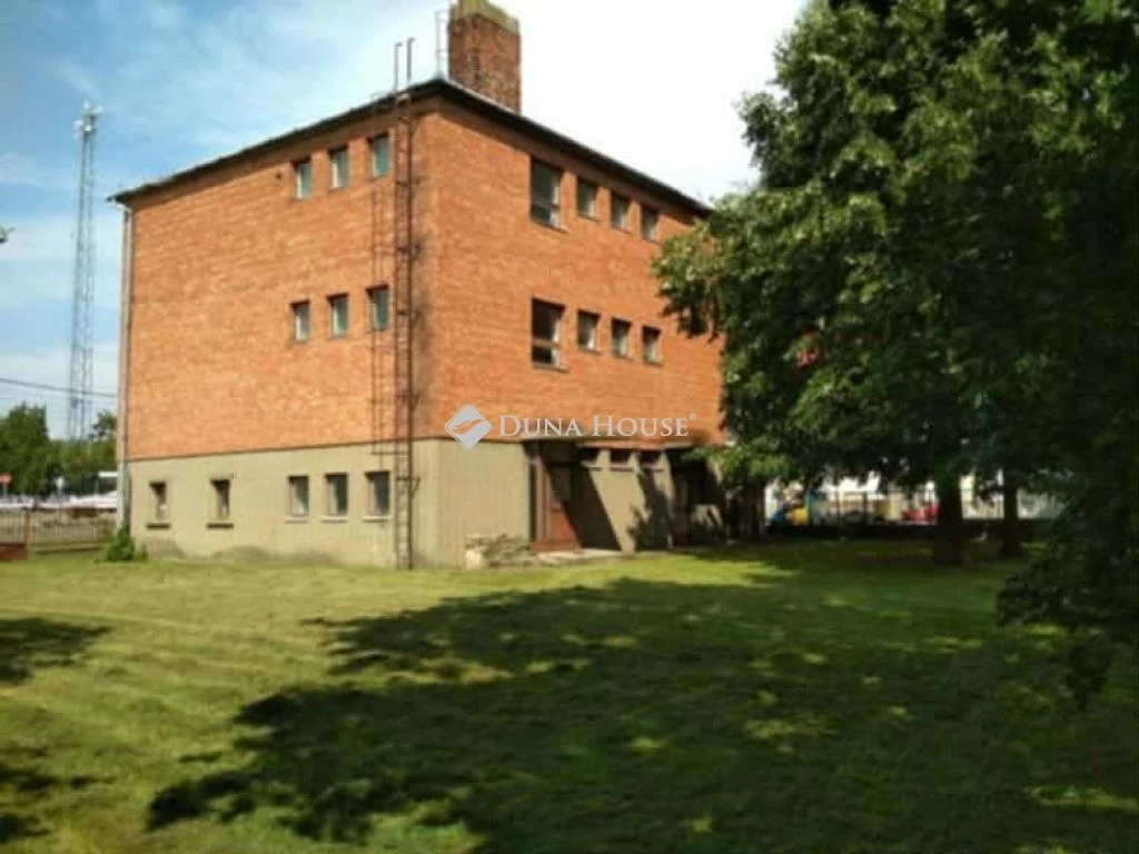 Eladó munkásszálló Biharkeresztesen, Románia-Ártánd határ mellett