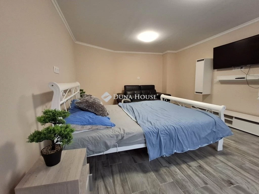 Eladó családi ház Karcag