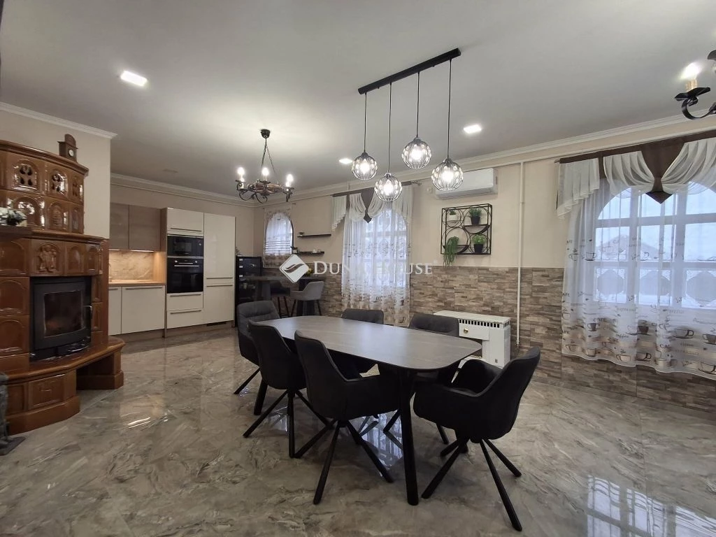 Karcag családi ház üzleti lehetőséggel eladó