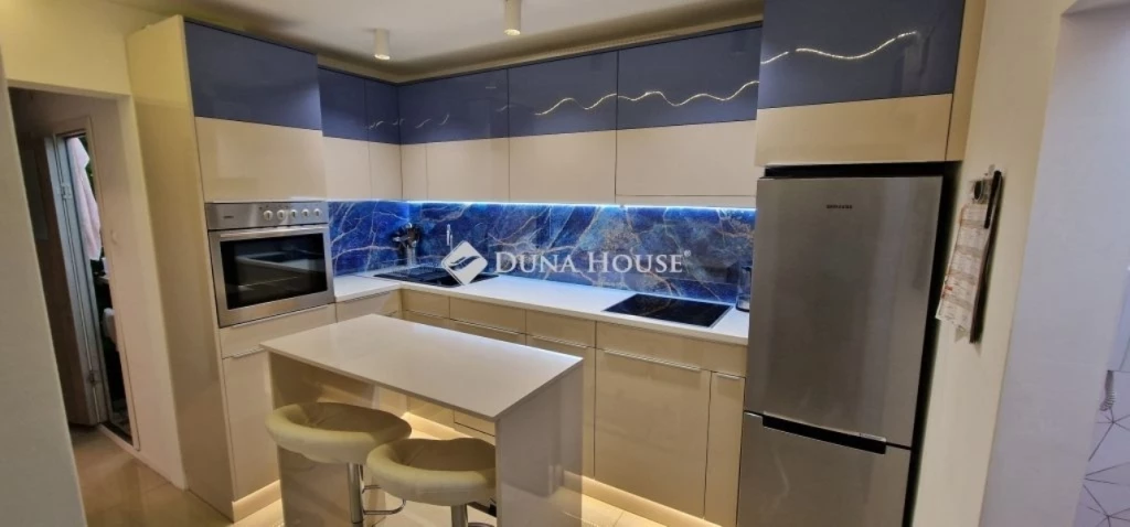 For sale panel flat, Debrecen, Újkert