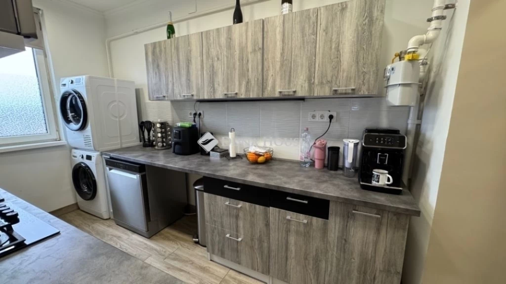 Belvárosban felújított 2 szobás lakás ELADÓ!