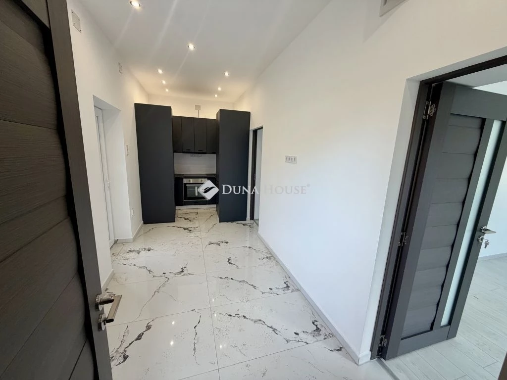 Telephelynek, irodának vagy otthonnak — azonnal használható ház a Kishegyesi úton