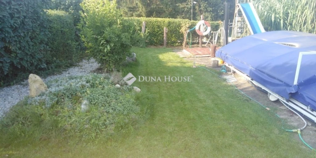 Debrecen Szepes csendes részén családi ház eladó!