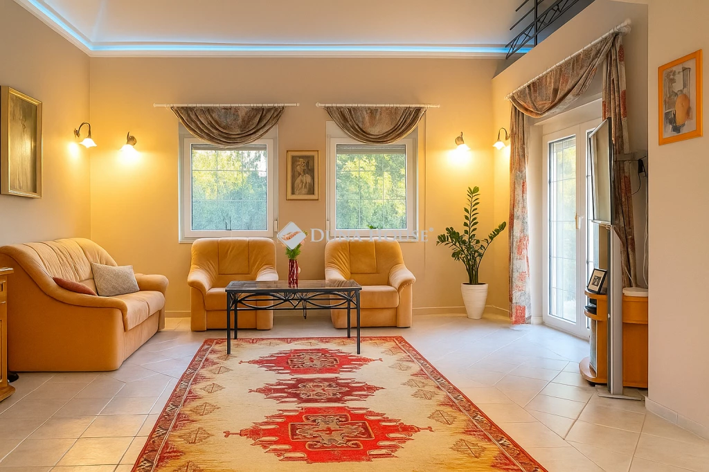 Tágas, galériás nappalis családi ház 1300 m²-es parkosított telken