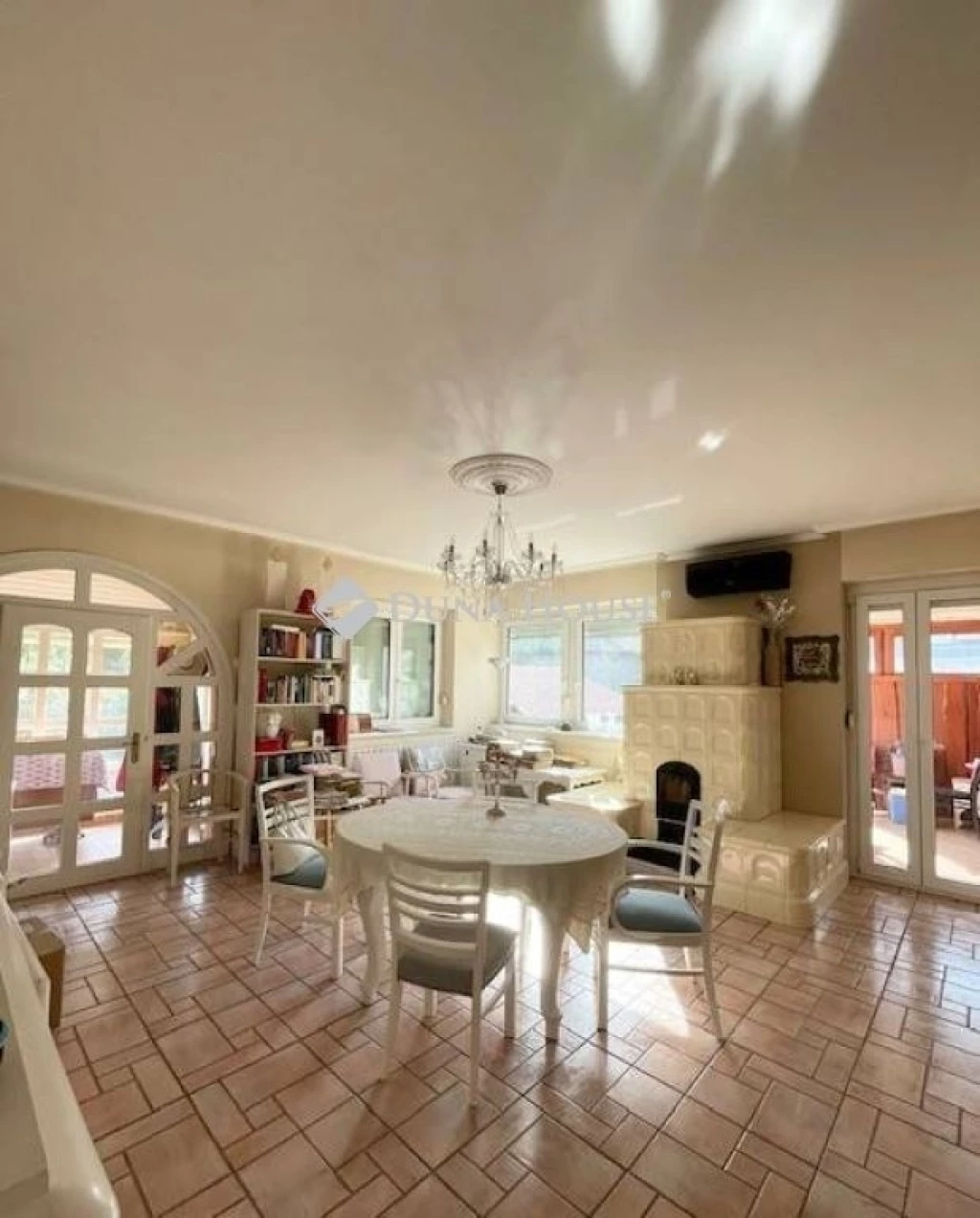 Belváros szívében, belső három szintes ház!