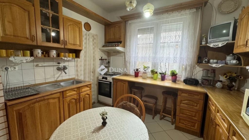 Hajdúnánáson két generácós ikerház ELADÓ!