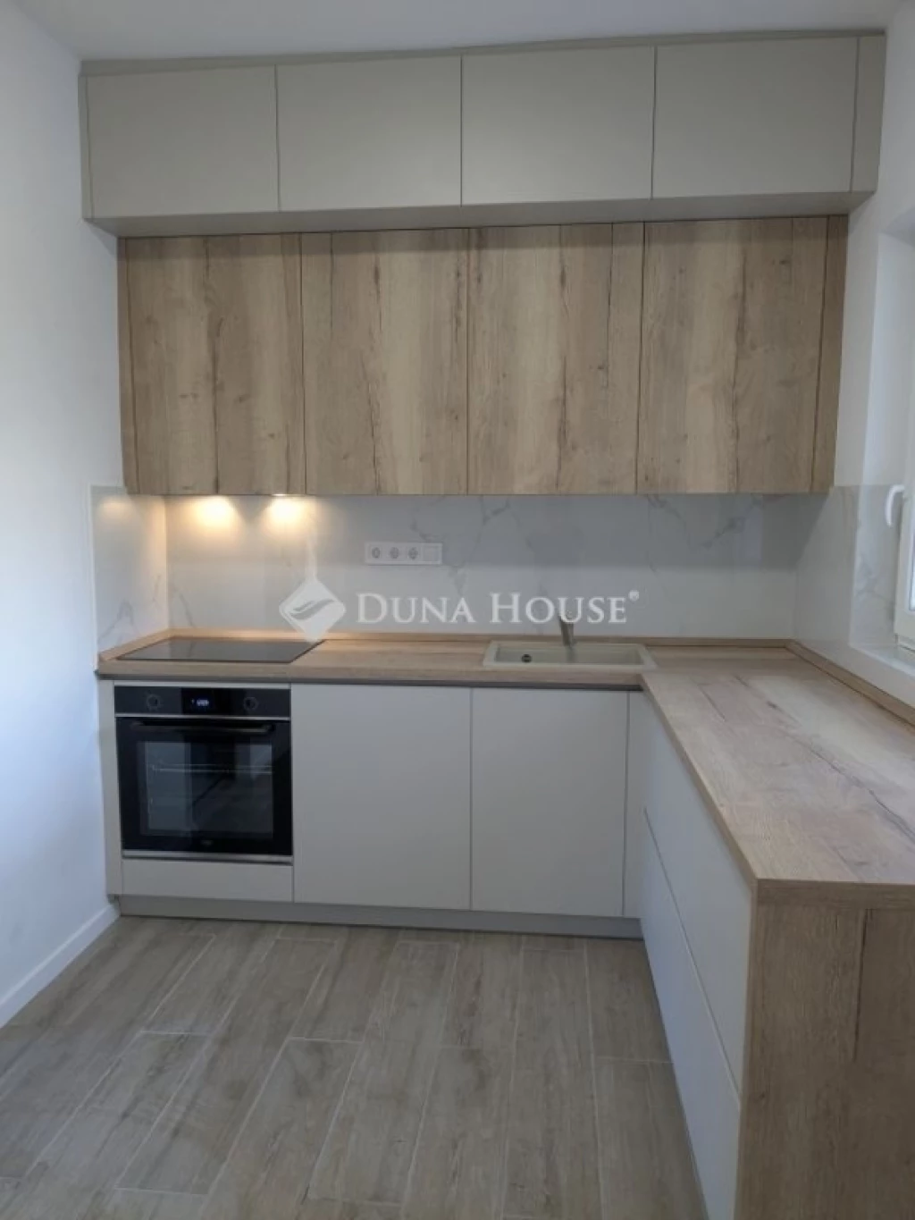 Kerekestelepi kétgenerációs tágas családi ház