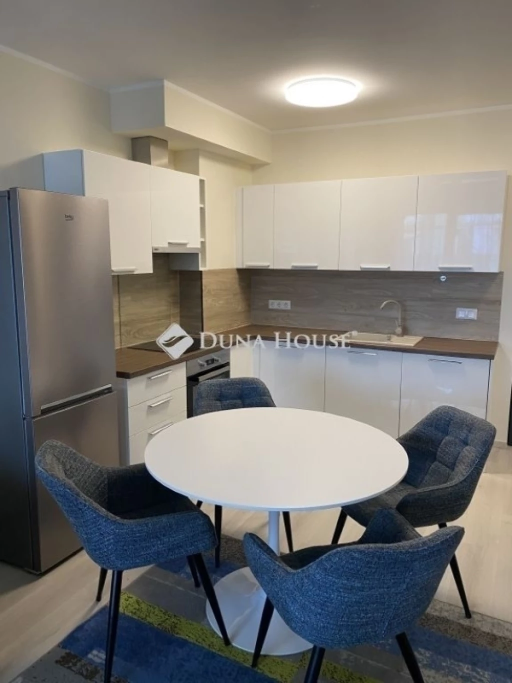 2021-ben épült N+2 szobás, erkélyes, 70 nm-es lakás a 13. kerben