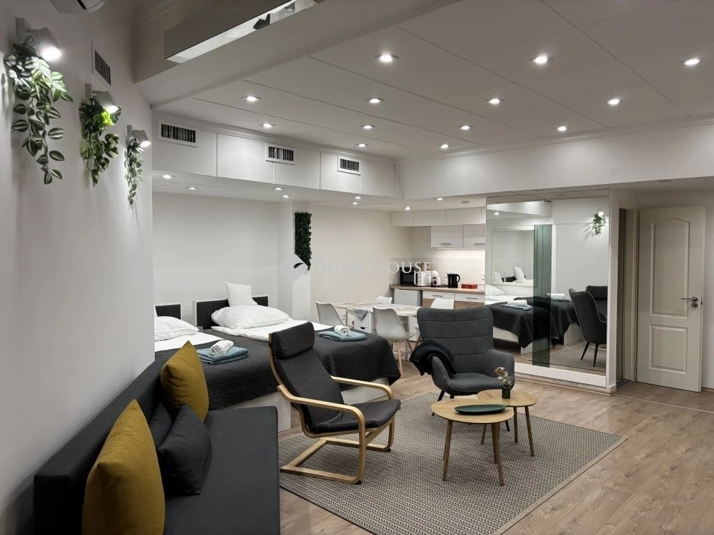 Vár utcán berendezett szálláshely, üzlethelyiség