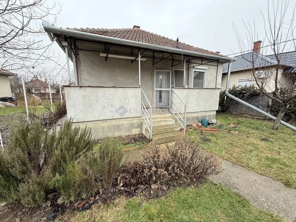 3 szobás, vegyes falazatú, Szigetkert közelében