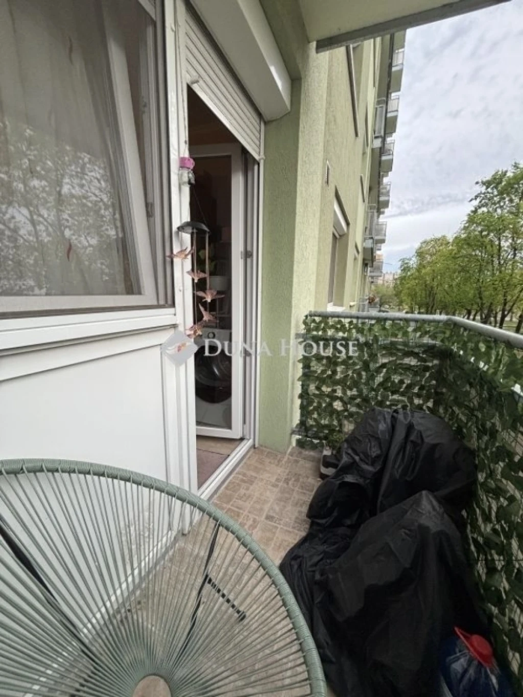 Újkertben, Malom Park közelében,első emeleti másfélszobás lakás