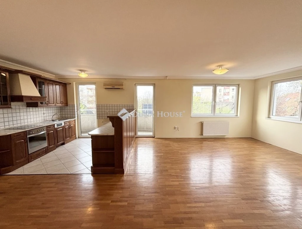 Eladó lakás, Debrecen