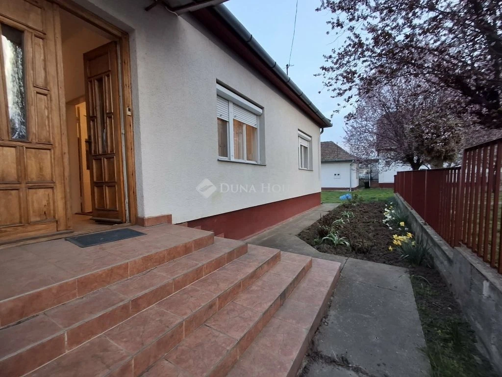 Berettyóújfaluban eladó családi ház!