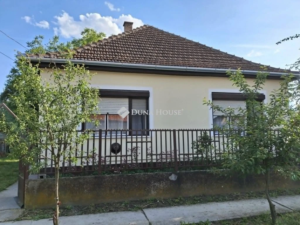 Eladó ház, Biharkeresztes