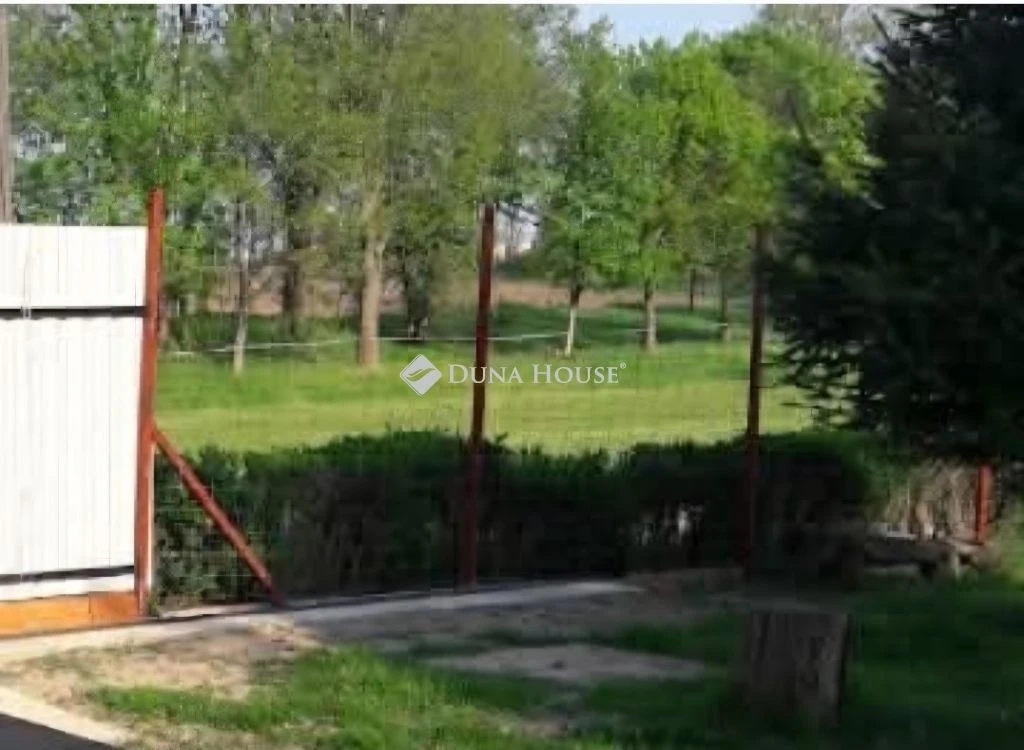 Eladó telek, Létavértes
