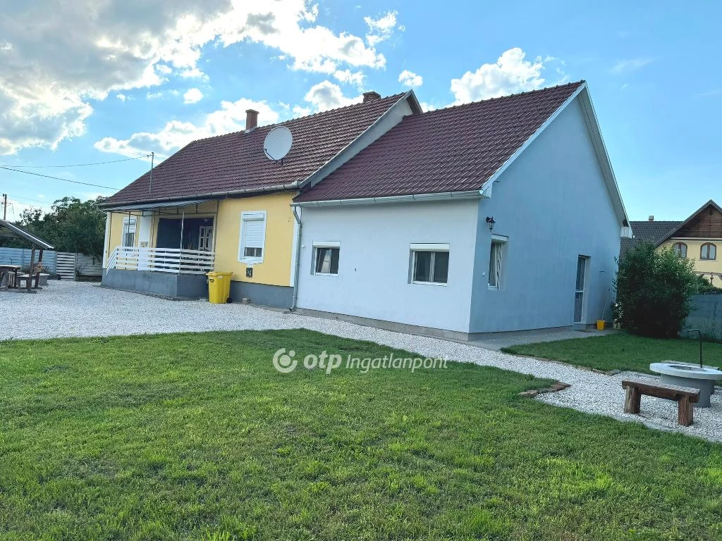 Eladó Ház, Poroszló