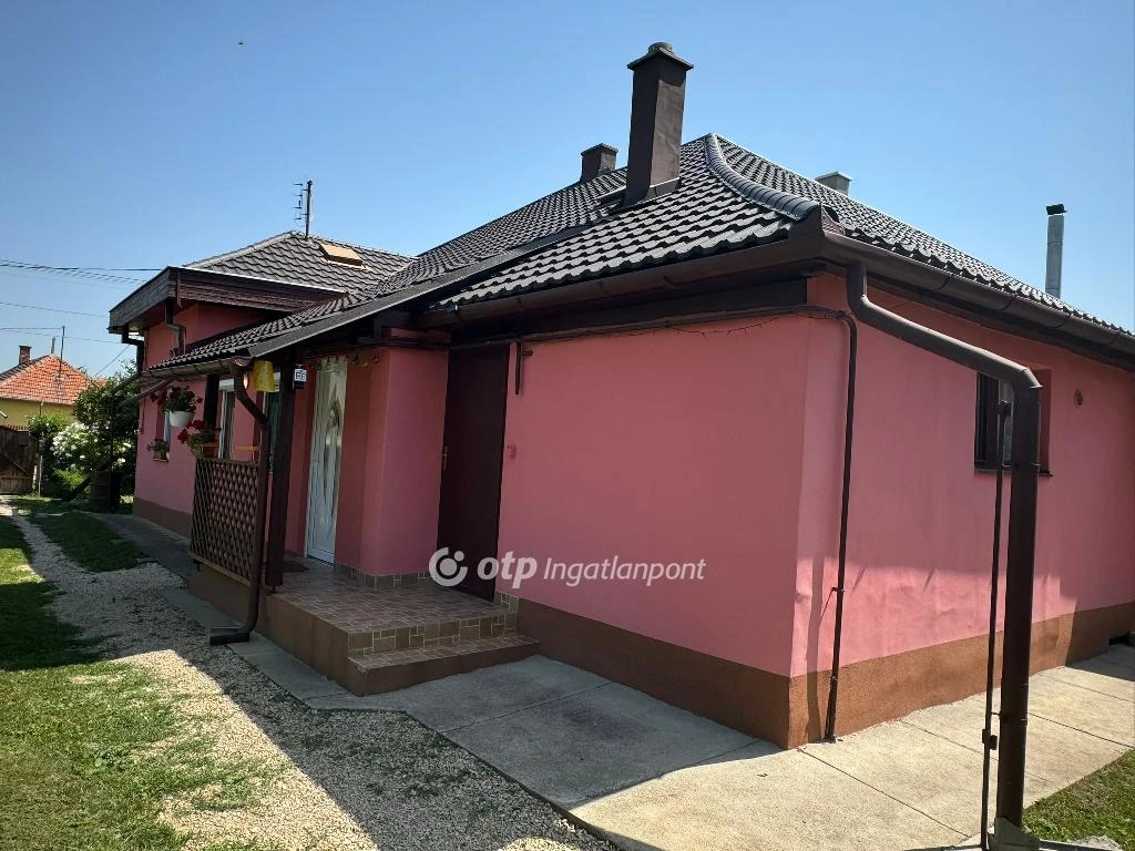 For sale house, Kunhegyes