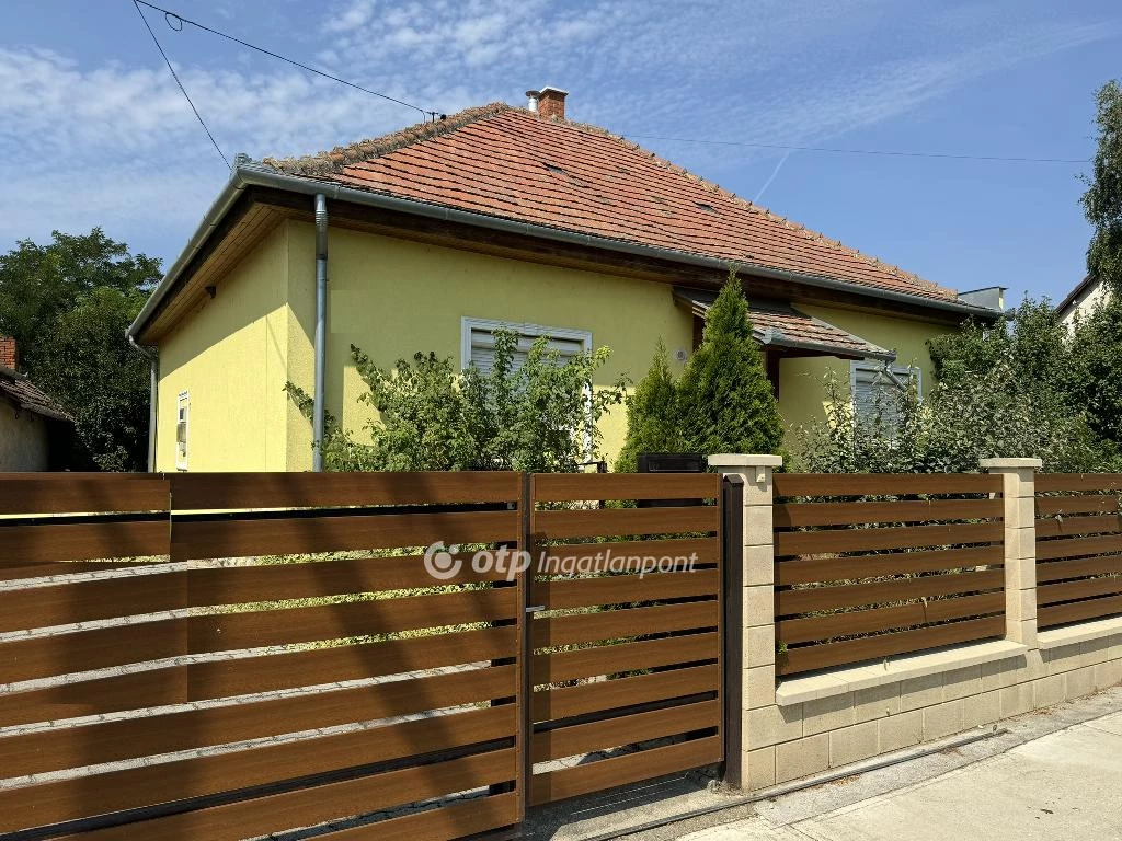 For sale house, Tiszafüred, Központ közeli