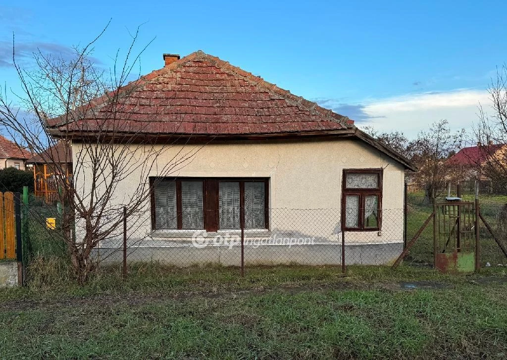 For sale house, Poroszló