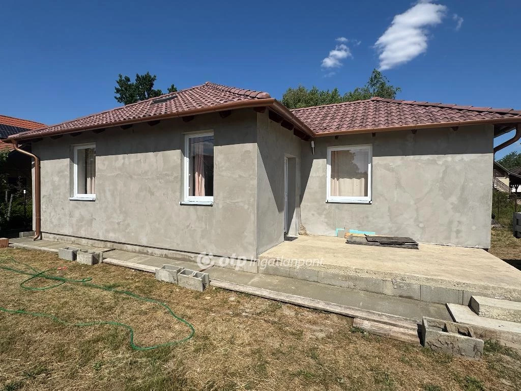 Eladó Ház, Abádszalók