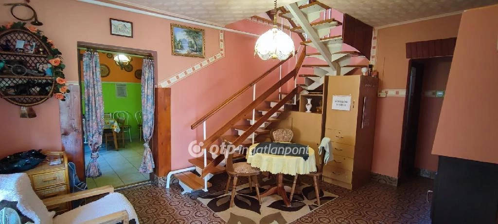 Eladó Ház, Abádszalók