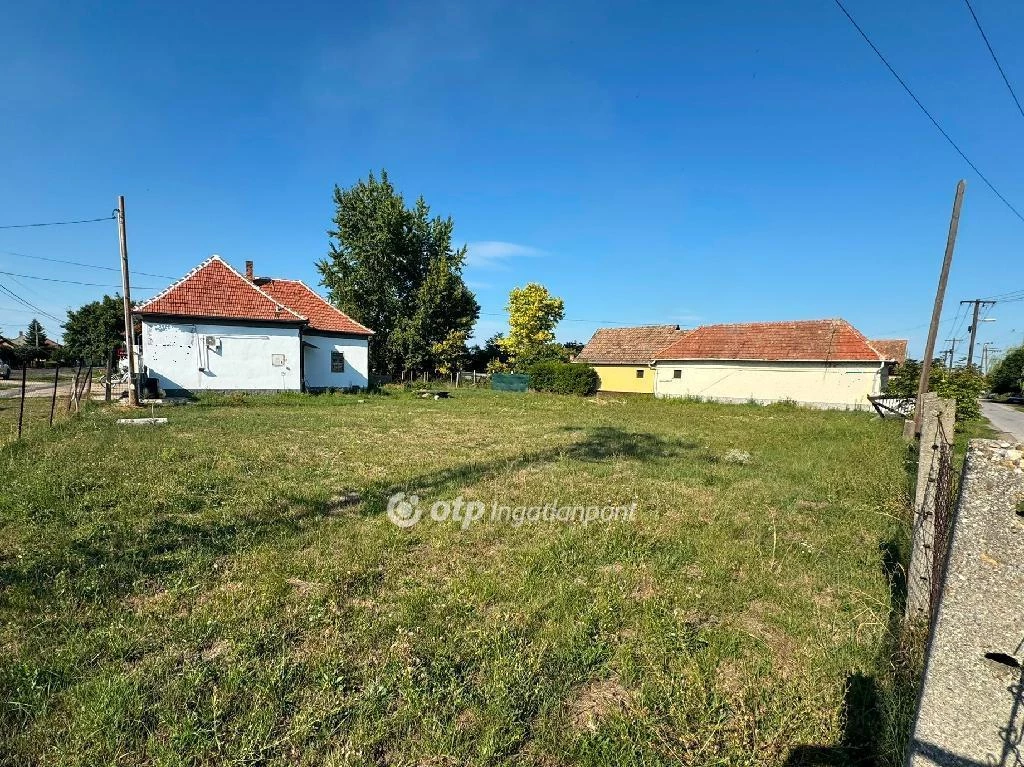 Eladó Telek, Poroszló