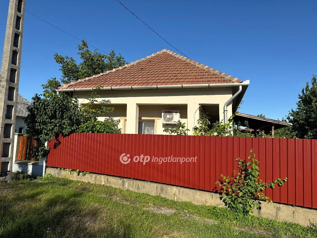For sale house, Poroszló