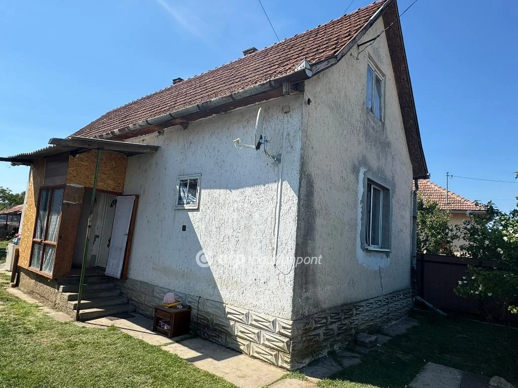 Eladó Ház, Tiszaszőlős