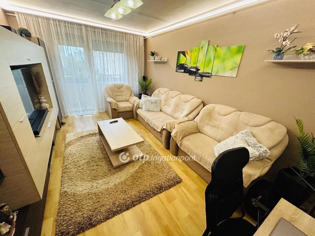 Eladó Lakás, Debrecen