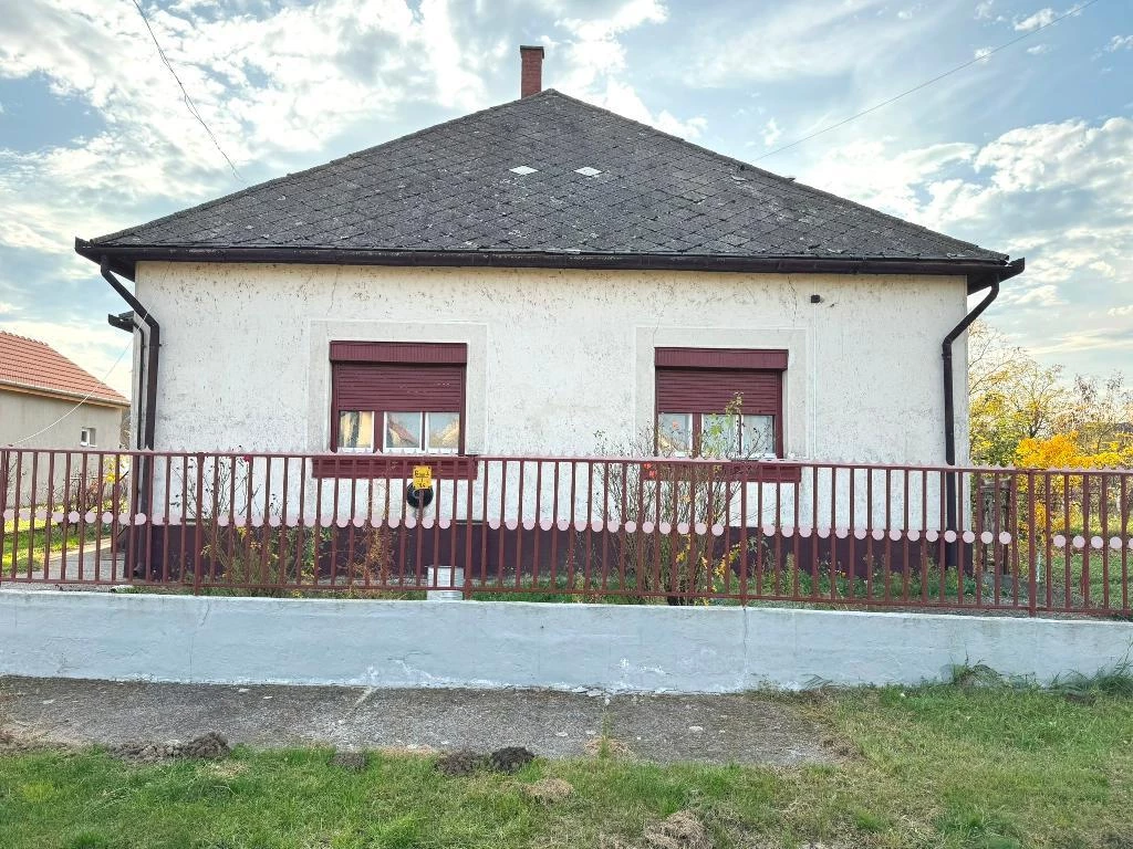 Eladó családi ház Nagyivánon